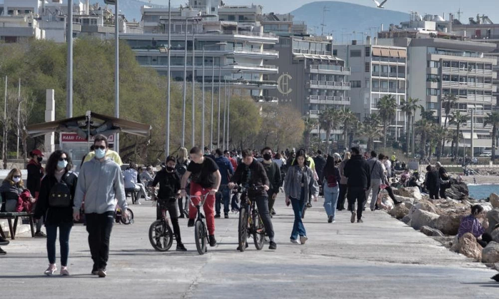 Κυβέρνηση: Μετακινήσεις μόνο με τα πόδια -Τέλος η βόλτα με το αυτοκίνητο